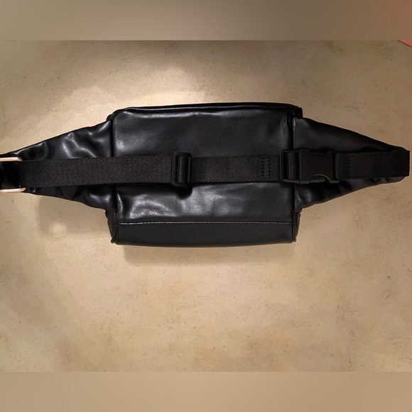 NWOT Urban Expresssions Black Hawthorn Perforated Belt Bag. - Picture 10 of 13